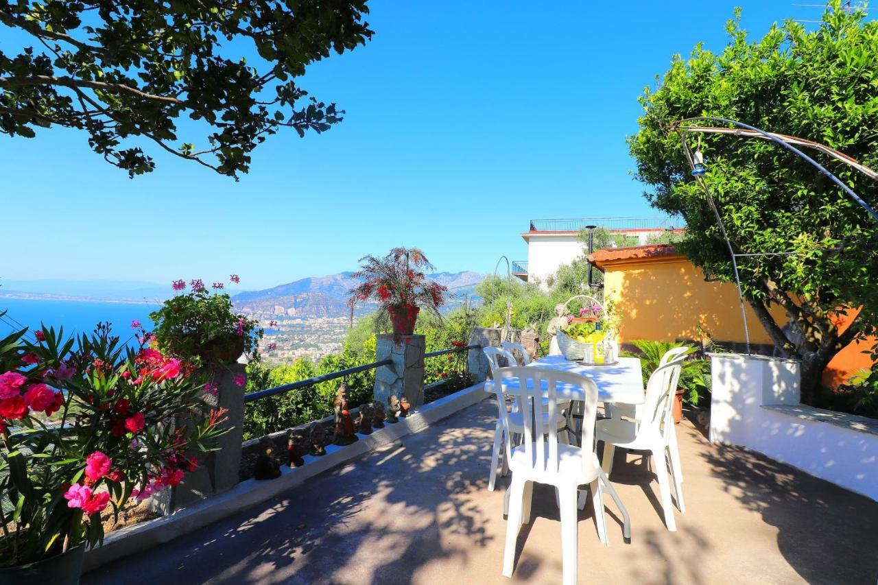 Appartamento La Rosa Del Sud - De Vivo Realty Sorrento Esterno foto